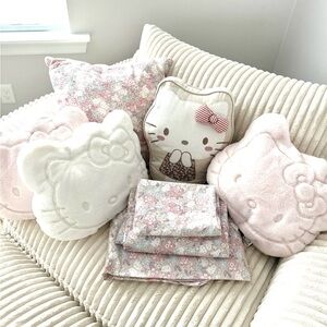 Hello Kitty Heritage Pillow & Floral Bedding Set - TWIN Set - Like New Condition